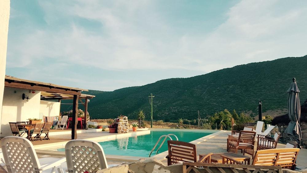 Sa Corti De Sa Perda Piscinas Hotel Bagian luar foto