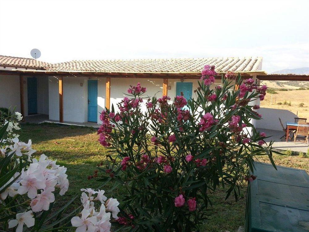 Sa Corti De Sa Perda Piscinas Hotel Bagian luar foto